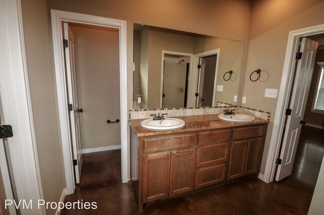 Building Photo - 3 br, 2 bath House - 3021 Silver Saddle