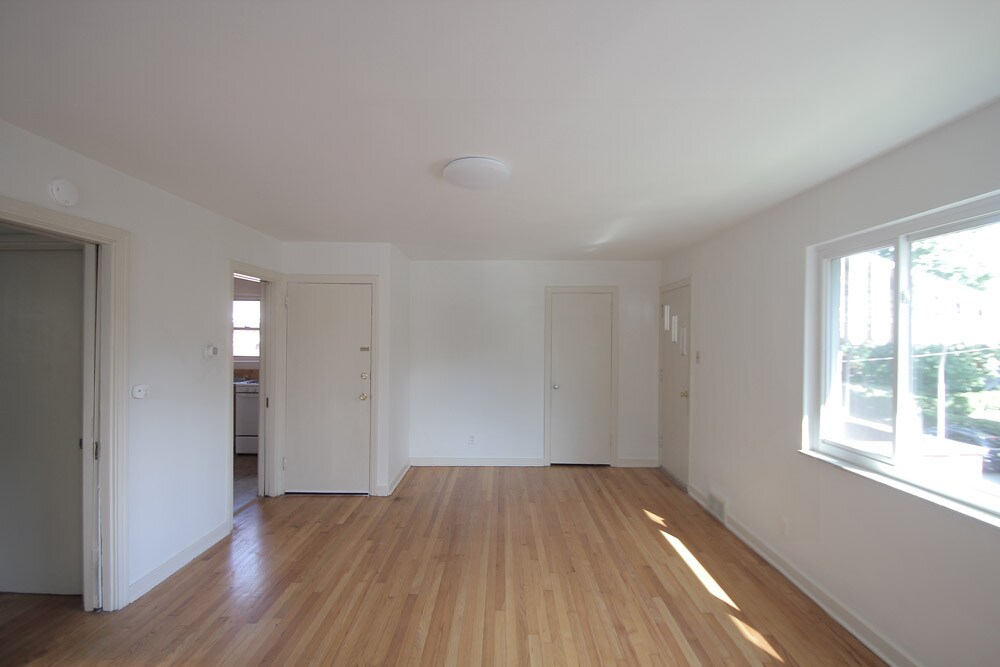 Building Photo - 415 Franklin Ave