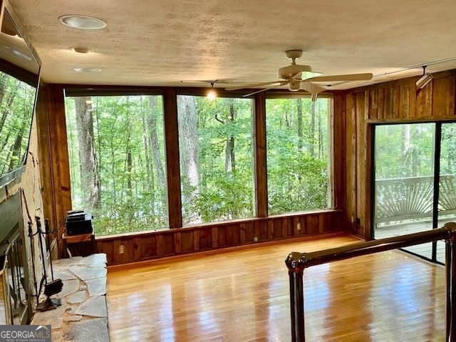 Building Photo - 625 Clear Lake Terrace