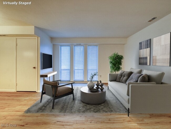 Building Photo - 33803 Electric Blvd