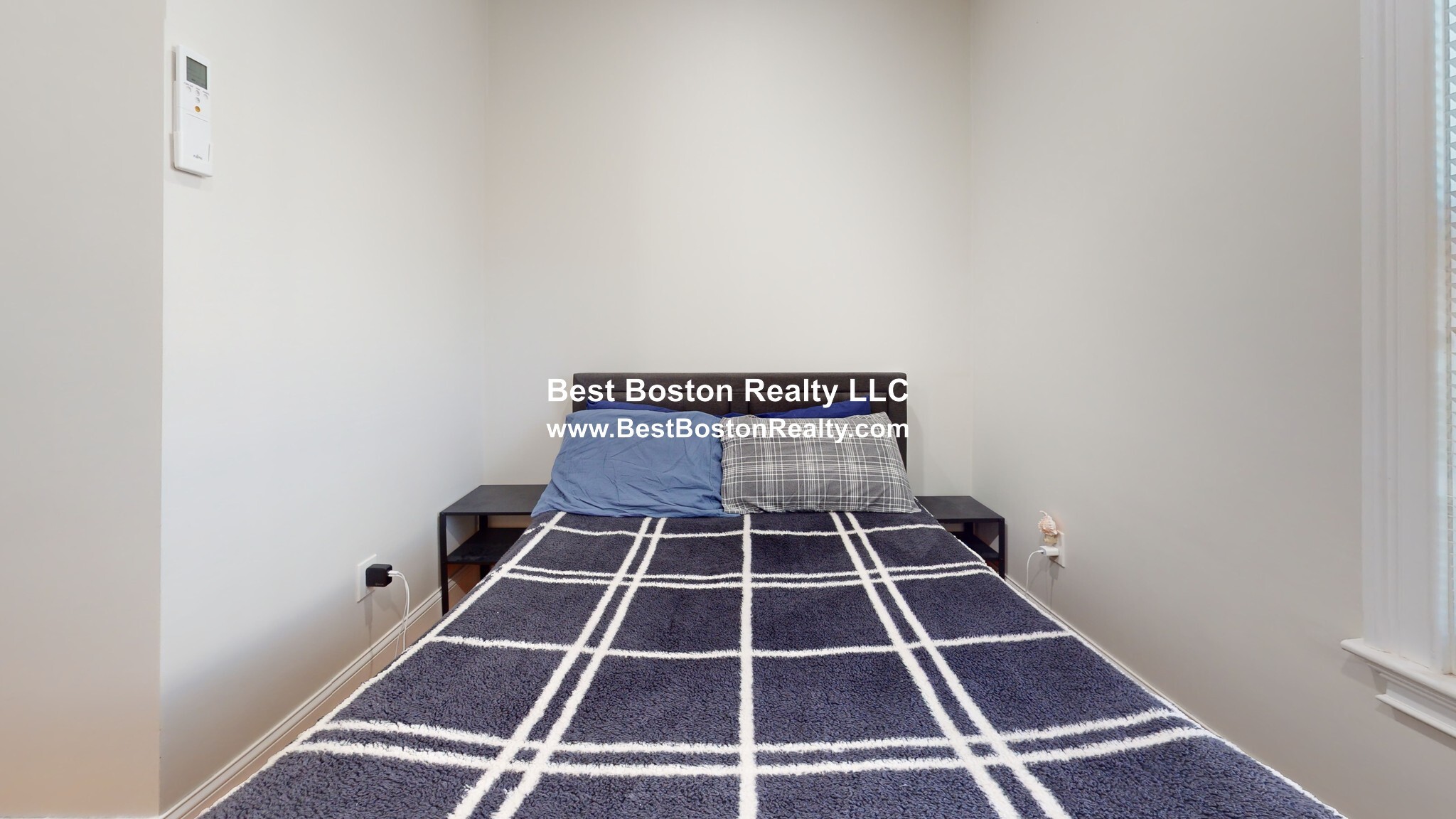 Building Photo - 313 Hurley St