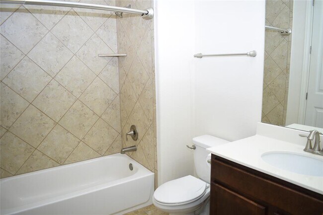 Building Photo - 3001 Tempe Dr