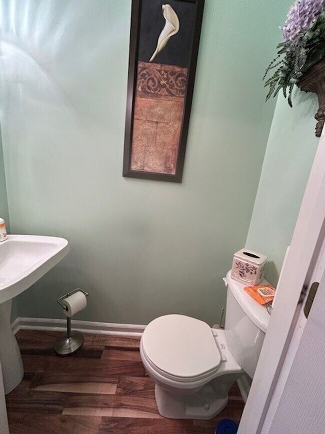 Building Photo - Townhome in Matthews