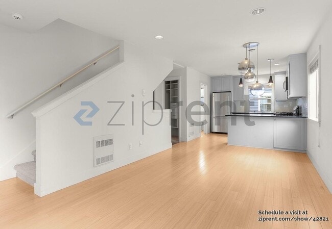 Building Photo - 4108 37th Ave S