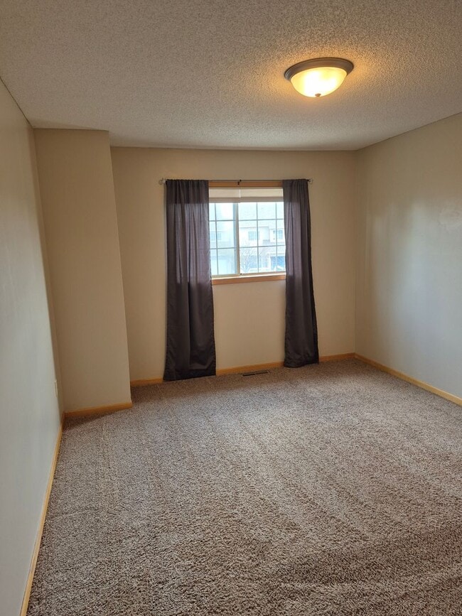 Building Photo - 13174 Meadowood Curve