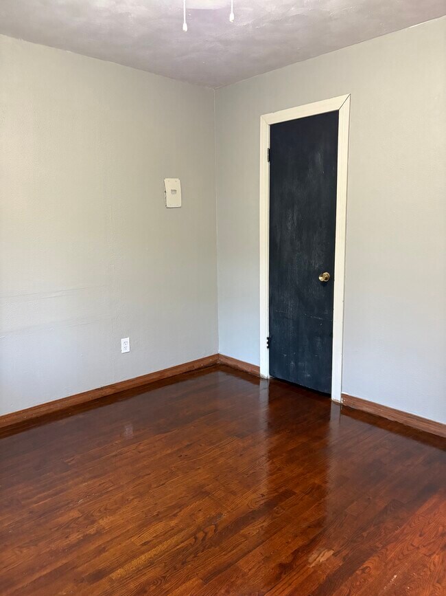 Building Photo - 1421 E Lockheed Ct