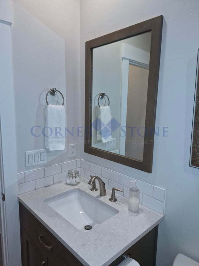 Building Photo - Stunning home in quiet subdivision!