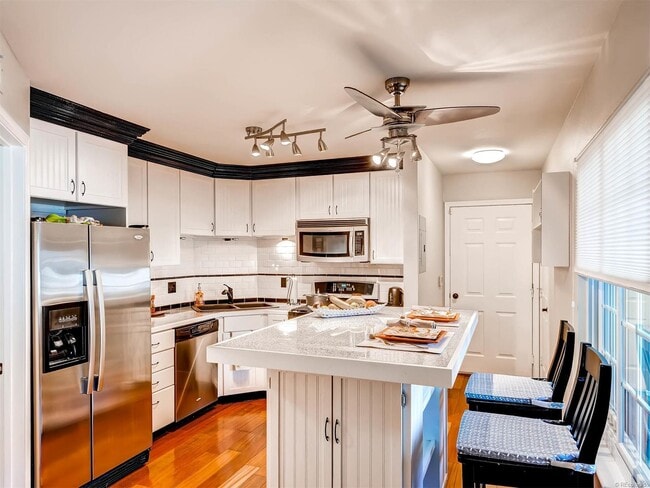 Building Photo - 8671 E Dry Creek Rd