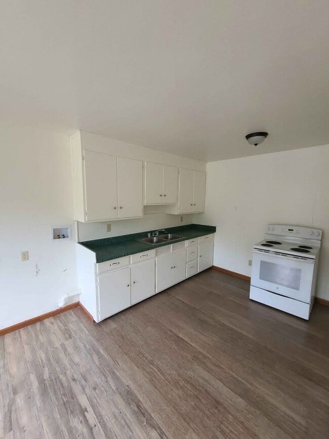 Building Photo - 13825 Maple Tree Ln SW