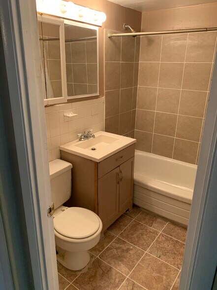 Building Photo - 7509 Spring Lake Dr