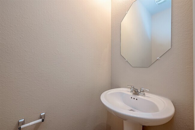 Building Photo - 17219 Quiet Song Ct