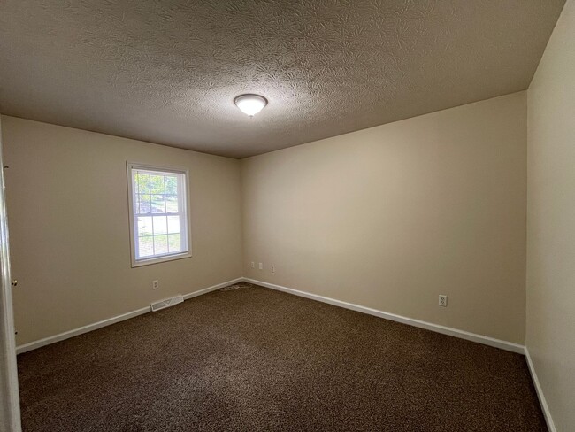 Building Photo - Ranch House in Bedford County-Hawkins Mill...