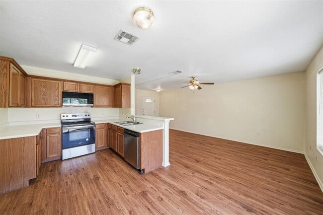 Building Photo - 1910 Steeds Crossing