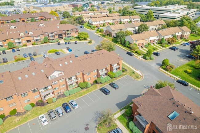 Building Photo - 142 Beverly Hill Terrace