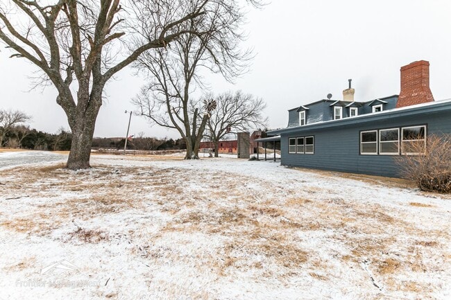 Building Photo - 26603 K-99 Hwy