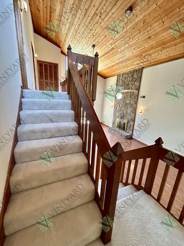 Building Photo - 115 Nesbit Ferry Pl
