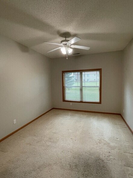 Building Photo - 621 Dublin Ct