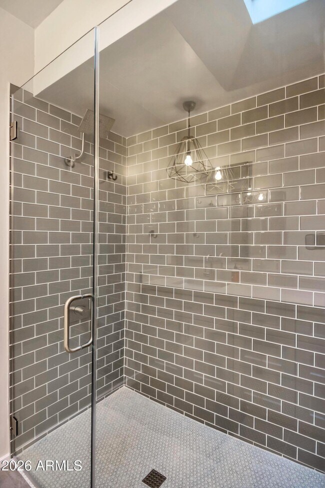 Building Photo - 7599 E Pleasant Run