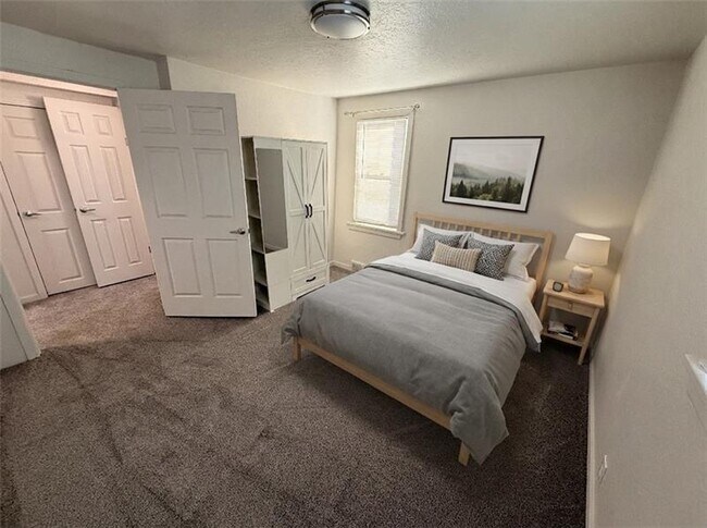 Building Photo - 710 Locust St