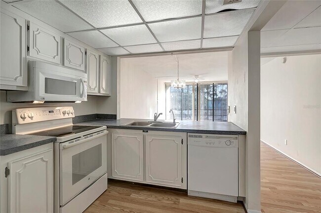 Building Photo - 14130 Rosemary Ln