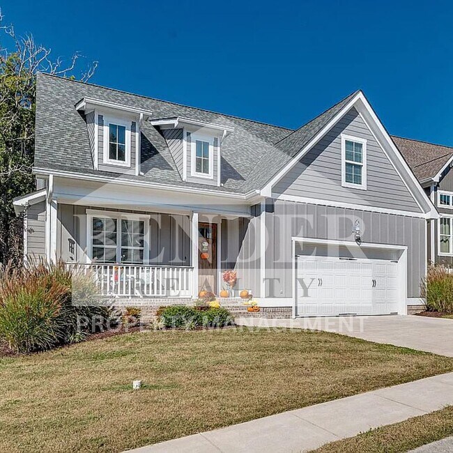 Building Photo - Beautiful Like New Home in Ooltewah