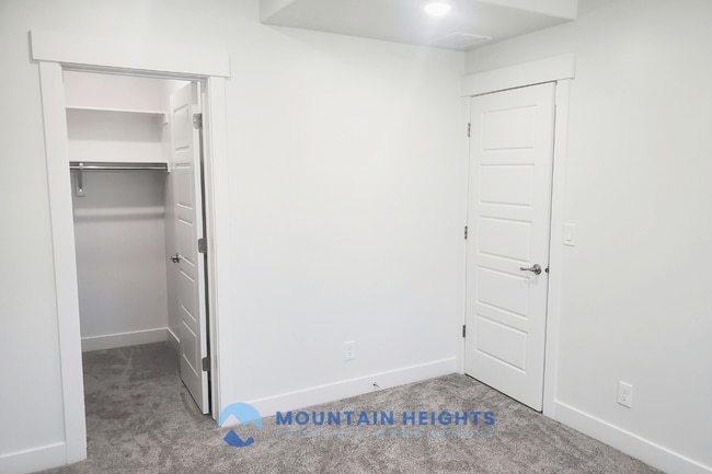 Building Photo - 3861 Spring Brook Ln