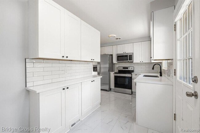 Building Photo - 2614 Essex St