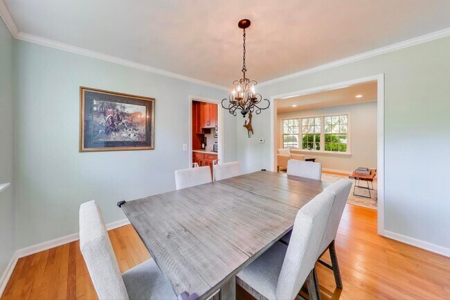 Building Photo - 21301 N Woodland Ave