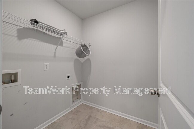 Building Photo - 208 Evergreen Ave