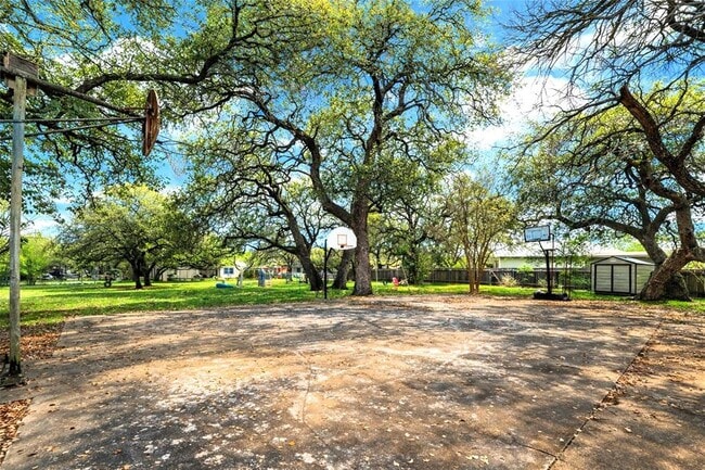 Building Photo - 3701 Del Robles Dr