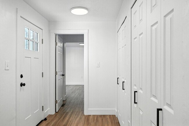 Building Photo - Modern Renovation - Sharpsburg