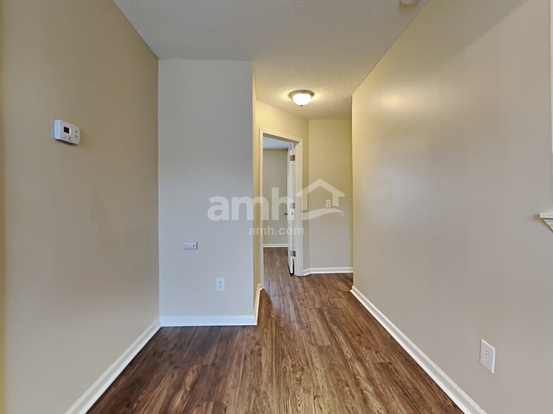 Building Photo - 2009 Clipstone Dr