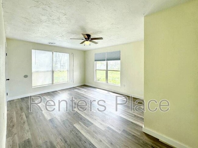 Building Photo - 201 S Ora St