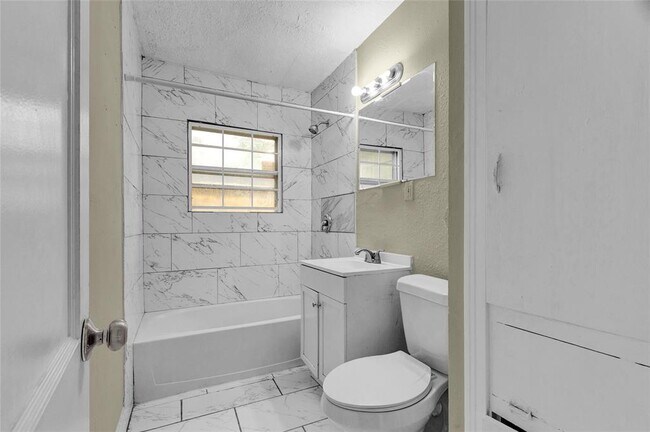 Building Photo - 5618 Malmedy Rd