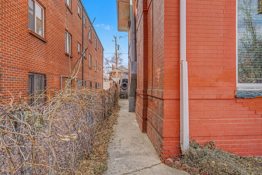 Building Photo - 1427 Clayton St