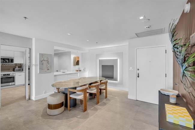 Building Photo - 251 Crandon Blvd