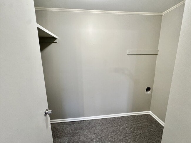 Building Photo - 4555 Willow Rd