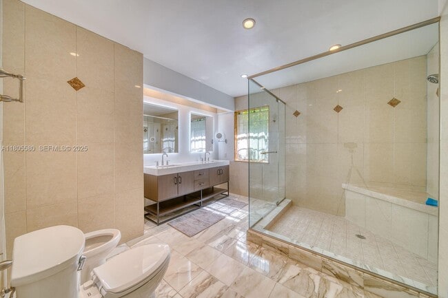 Building Photo - 1442 Coruna Ave