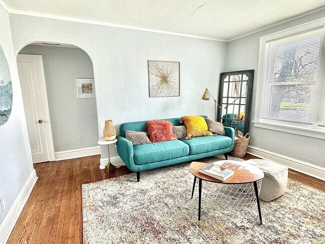 Building Photo - 4929 Chippewa St