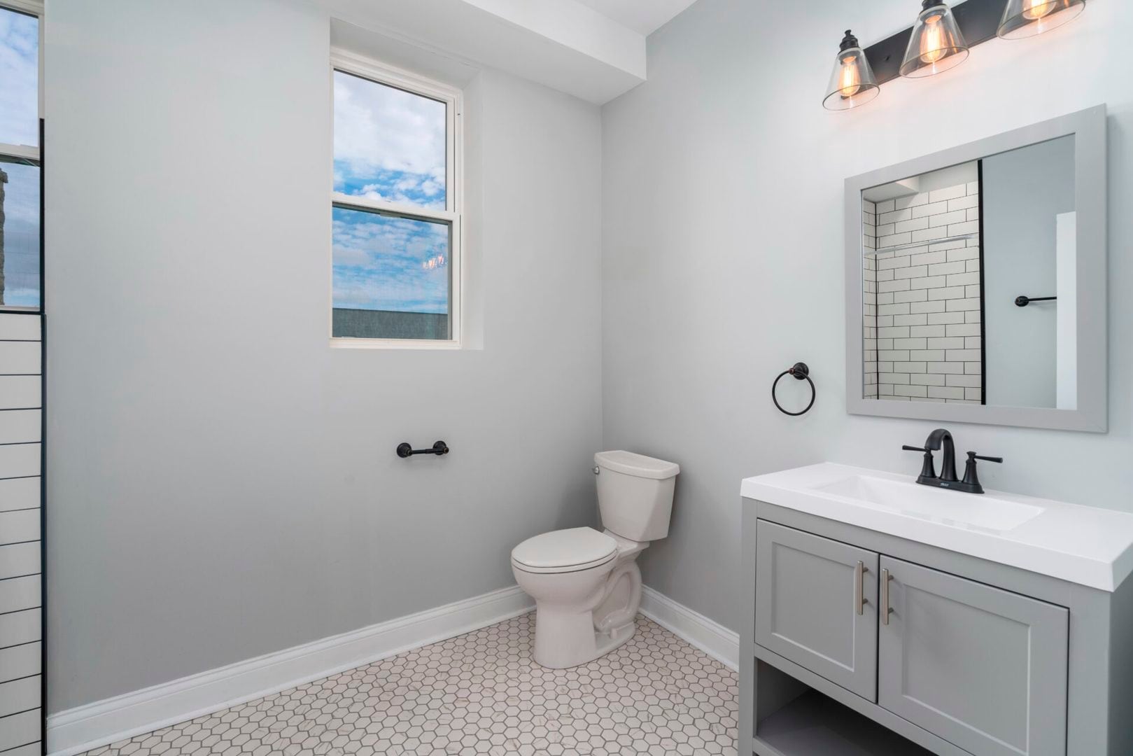 Building Photo - 1645 S Miller St