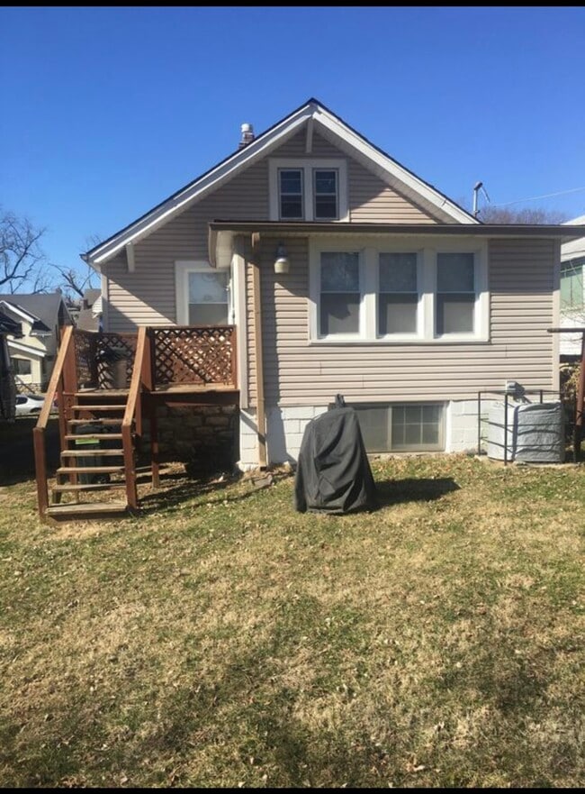 Building Photo - 3637 Bales Ave