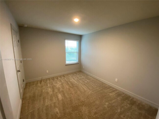 Building Photo - 3028 Alessa Loop