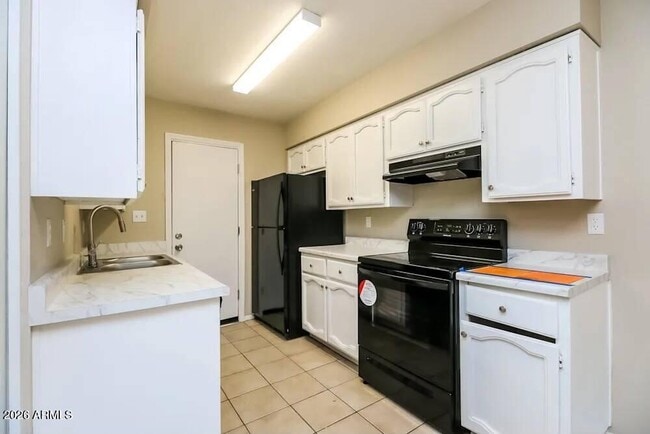 Building Photo - 535 S Udall
