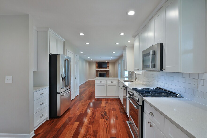 Building Photo - 7002 Wethersfield Pl