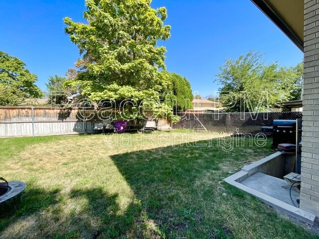 Building Photo - 1477 Brooklane Cir S
