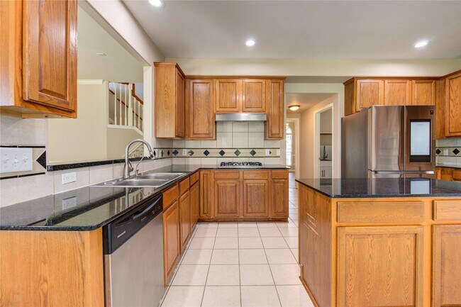 Building Photo - 7323 Sunset Bend Ln