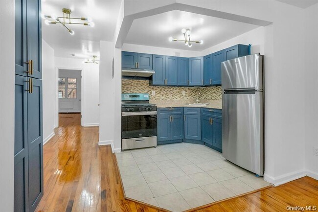 Building Photo - 523 E 148th St
