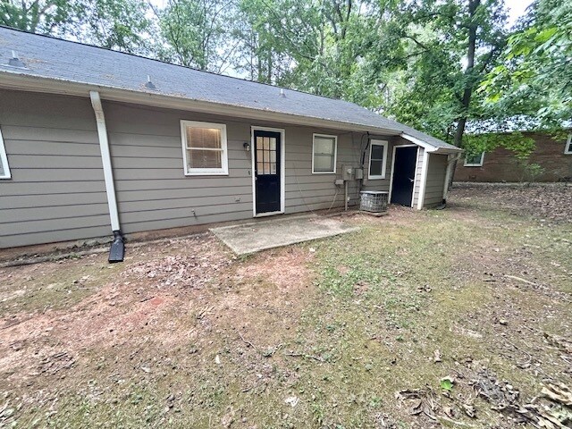 Building Photo - 505 E Hanover Rd