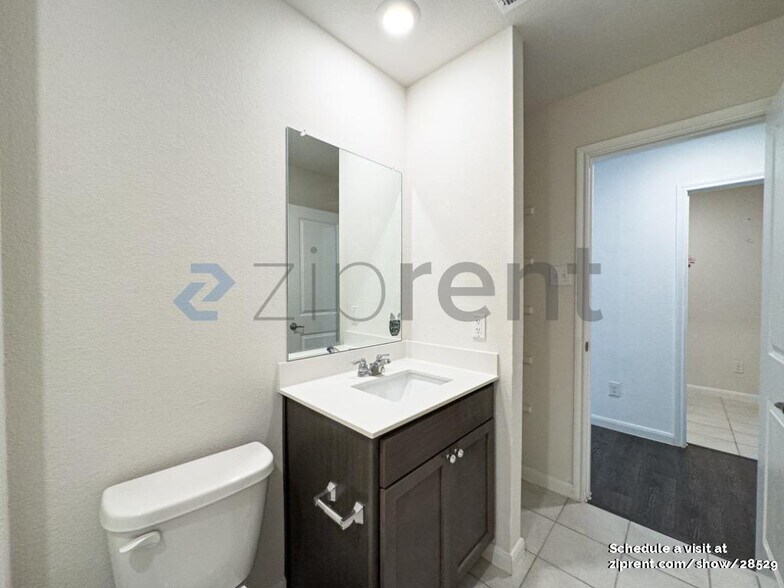 Building Photo - 712 Smokey Trail
