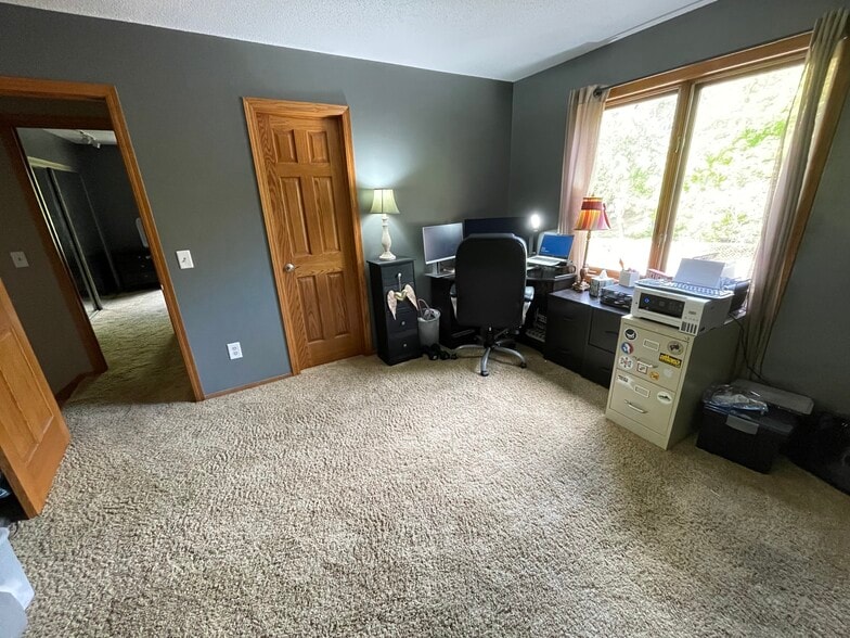 Building Photo - 5858 Red Cherry Ln